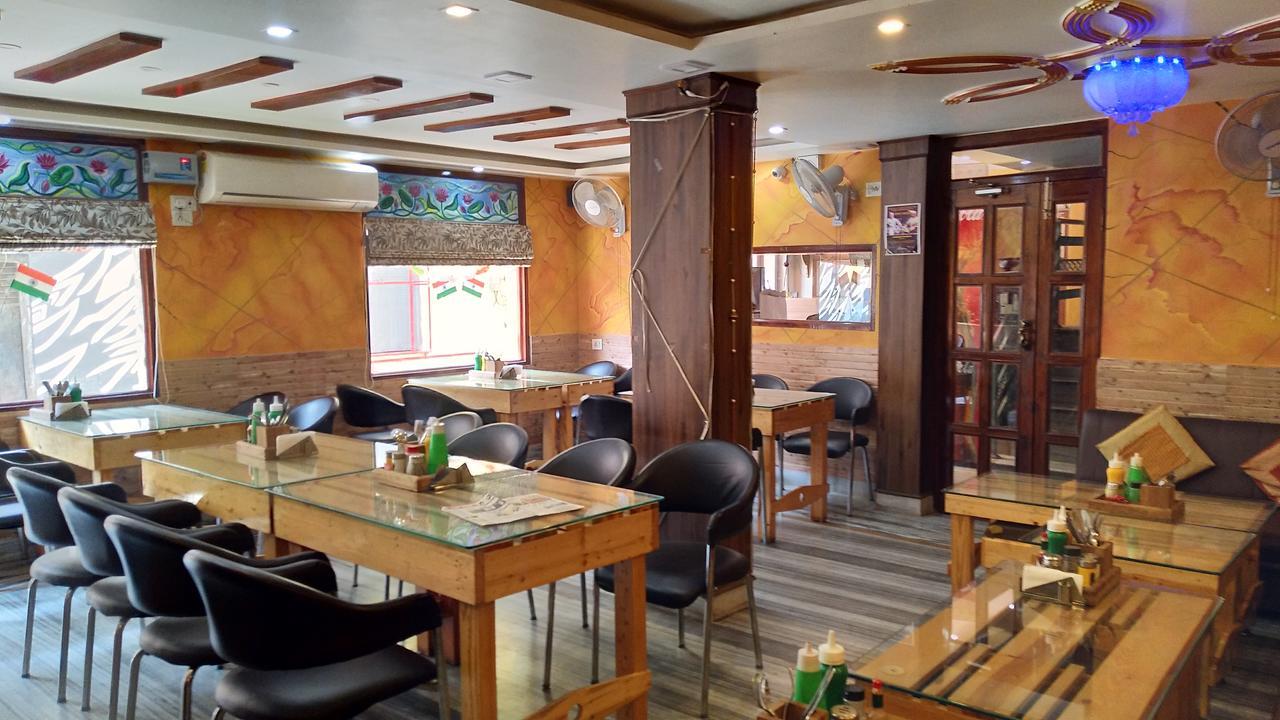 Om Shanthi Paying Guest House Benares Buitenkant foto