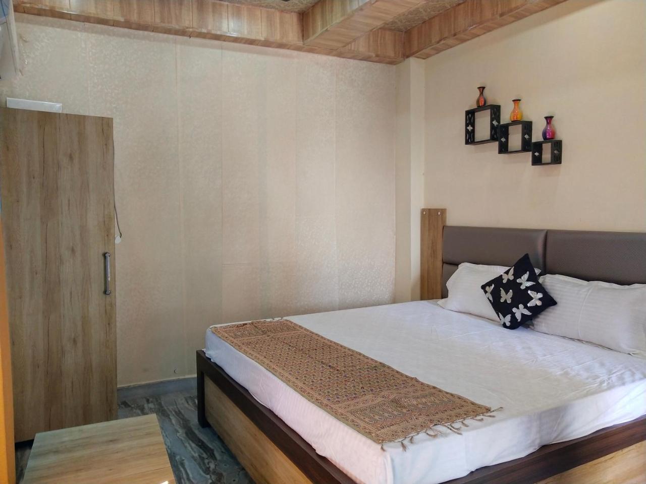 Om Shanthi Paying Guest House Benares Buitenkant foto