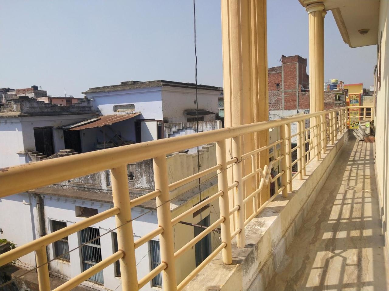 Om Shanthi Paying Guest House Benares Buitenkant foto