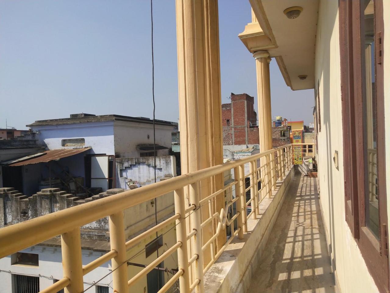 Om Shanthi Paying Guest House Benares Buitenkant foto